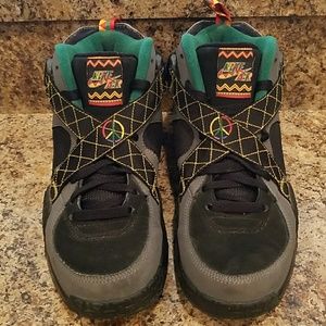 Nike air raid (blacked out)